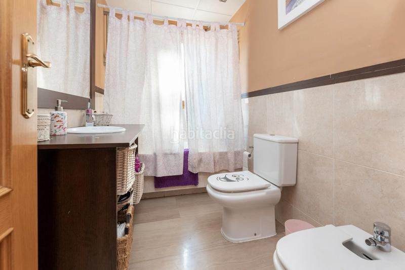 Foto f524c388-154b-4a5f-b4ec-c8e59c554a84. Casa pareada sale a la venta una fantastica vivienda unifamiliar pareada se trata de una vivienda con una parcela de 187 m2 y 225 m2 construid en Huétor Vega