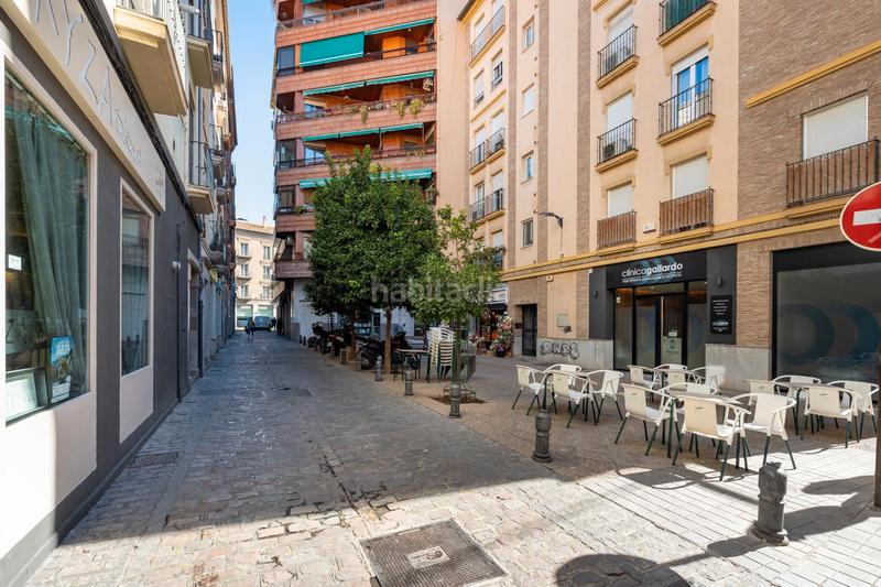 Foto 3c15753c-3ed7-4941-a3a1-8f7323c22f43. Piso ubicado en pleno corazón , junto a ´el corte inglés´, este encantador apartamento de un dormitorio es ideal para quienes en Granada