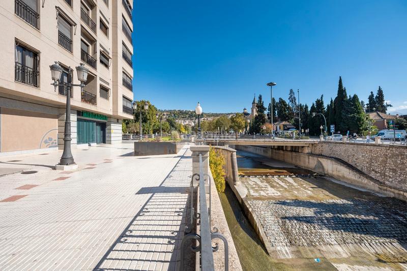 Foto 4383f4b9-d264-45f4-9c38-e7e9dcaba83b. Piso ubicado en pleno corazón , junto a ´el corte inglés´, este encantador apartamento de un dormitorio es ideal para quienes en Granada