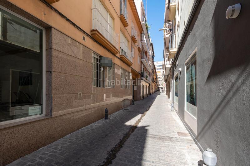 Foto e0ea0229-51dc-4849-af54-660b69d665fe. Piso ubicado en pleno corazón , junto a ´el corte inglés´, este encantador apartamento de un dormitorio es ideal para quienes en Granada