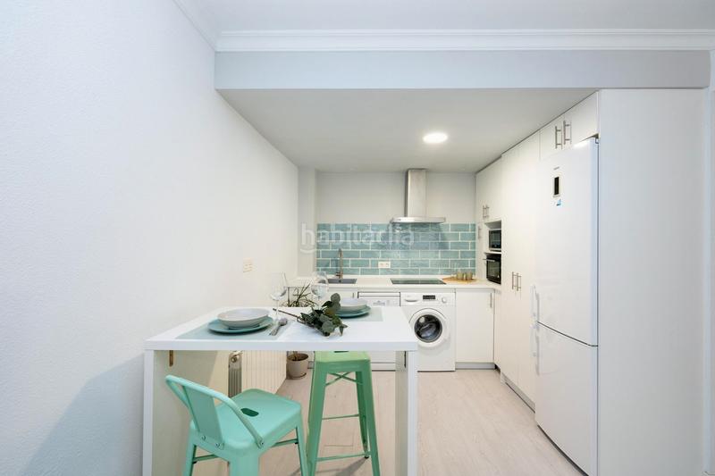 Foto e3f2464c-9da4-42b7-bfb3-5c094de032a2. Piso ubicado en pleno corazón , junto a ´el corte inglés´, este encantador apartamento de un dormitorio es ideal para quienes en Granada