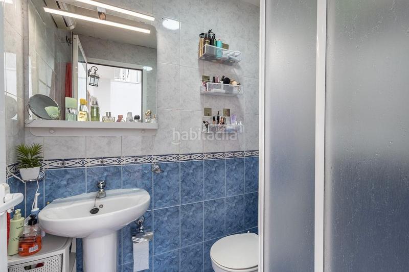 Foto 2c6842ee-7a46-4eb1-99de-35773e1bed99. Casa adosada ponemos a la venta una casa para entrar a vivir, junto a la plaza de los patos, zona céntrica, rodeada de todos los se en Peligros