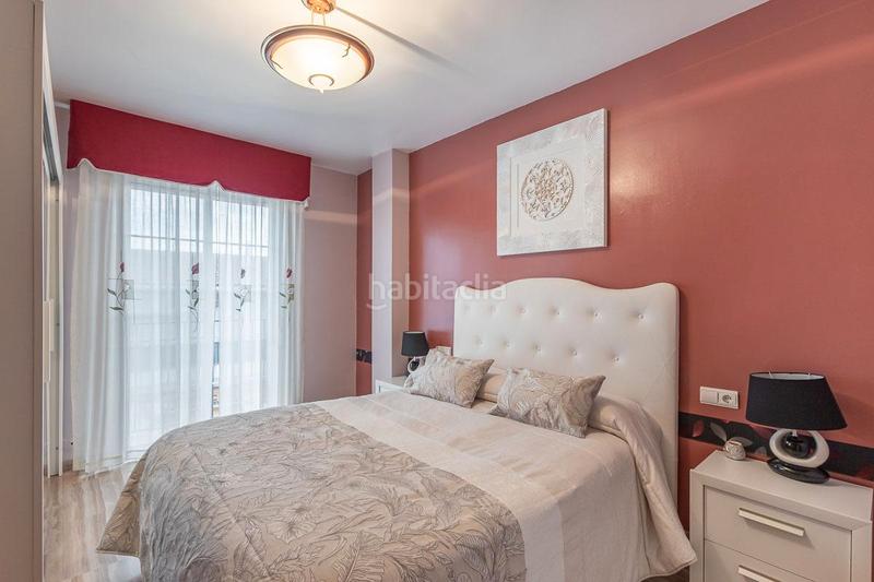 Foto 87bc43d6-f025-4a71-a6f6-592c85b4545c. Casa adosada ponemos a la venta una casa para entrar a vivir, junto a la plaza de los patos, zona céntrica, rodeada de todos los se en Peligros