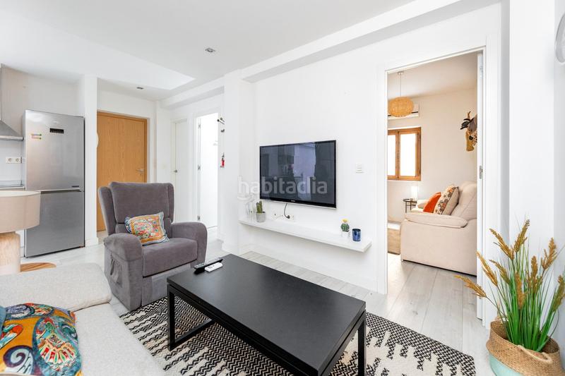 Foto 2bdf9b1c-09bd-4944-864f-2fc4bb26a5a4. Piso vivienda en el corazón . calle casi peatonal, muy tranquila. completamente reformado con calidades altas. climatizadas t en Granada