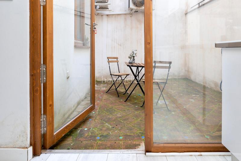 Foto 5f1899b9-786a-469c-bd93-2129dea675c6. Piso vivienda en el corazón . calle casi peatonal, muy tranquila. completamente reformado con calidades altas. climatizadas t en Granada