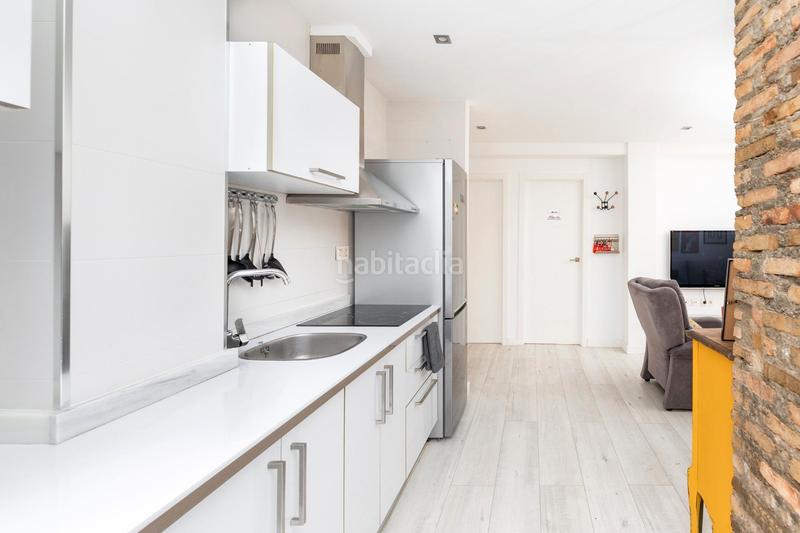 Foto 8e85f562-f268-45ed-bd8f-2e7d6c3cd65c. Piso vivienda en el corazón . calle casi peatonal, muy tranquila. completamente reformado con calidades altas. climatizadas t en Granada