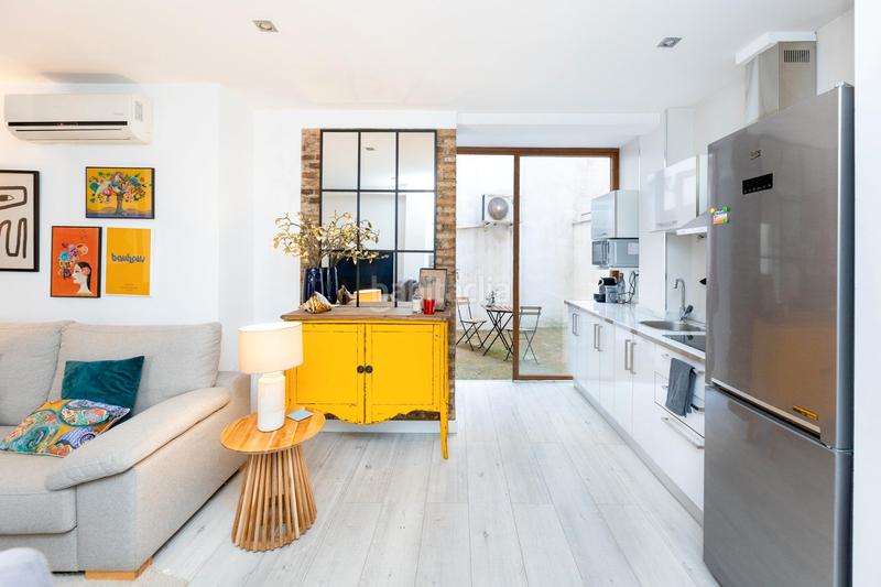 Foto d57076ba-5128-4d93-a414-50c4b0a9b43d. Piso vivienda en el corazón . calle casi peatonal, muy tranquila. completamente reformado con calidades altas. climatizadas t en Granada