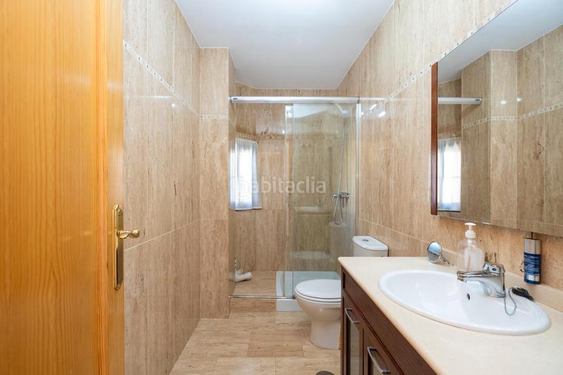 Foto 47b77dc7-dafd-43c5-bfee-ab0a3eff0b0b. Chalet *¡chalet independiente en venta en residencial nuevo , a solo 15 minutos del centro de granada!** este bonito chalet seminuevo en Jun