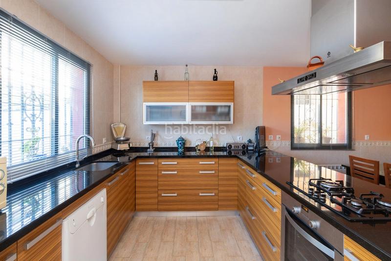 Foto af8e1550-a1b1-4978-9c18-f3e4783266ba. Chalet *¡chalet independiente en venta en residencial nuevo , a solo 15 minutos del centro de granada!** este bonito chalet seminuevo en Jun