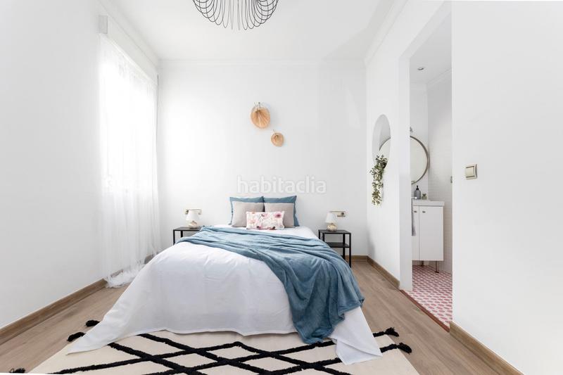 Foto 0b8bc827-e419-4c59-9cd3-558ea256bd1a. Piso ¡inversión única en el corazón turístico de la ciudad! este exclusivo piso, situado en la calle san jerónimo, junto a la catedral, en Granada