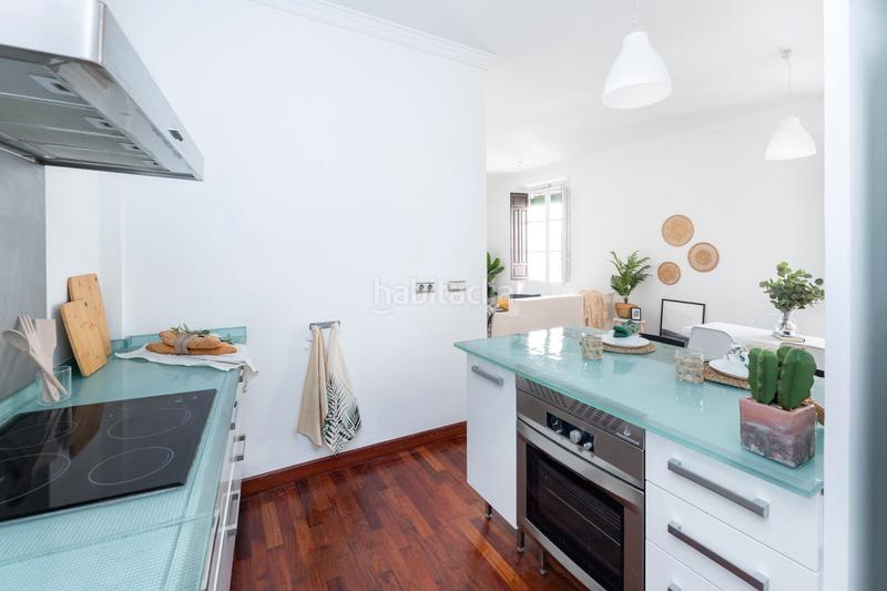 Foto 280b3f76-0dfa-4269-b91a-34bfc9d088d5. Piso ¡inversión única en el corazón turístico de la ciudad! este exclusivo piso, situado en la calle san jerónimo, junto a la catedral, en Granada
