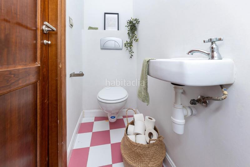 Foto b3fbc3d7-c529-4297-866c-4de48dd474ca. Piso ¡inversión única en el corazón turístico de la ciudad! este exclusivo piso, situado en la calle san jerónimo, junto a la catedral, en Granada
