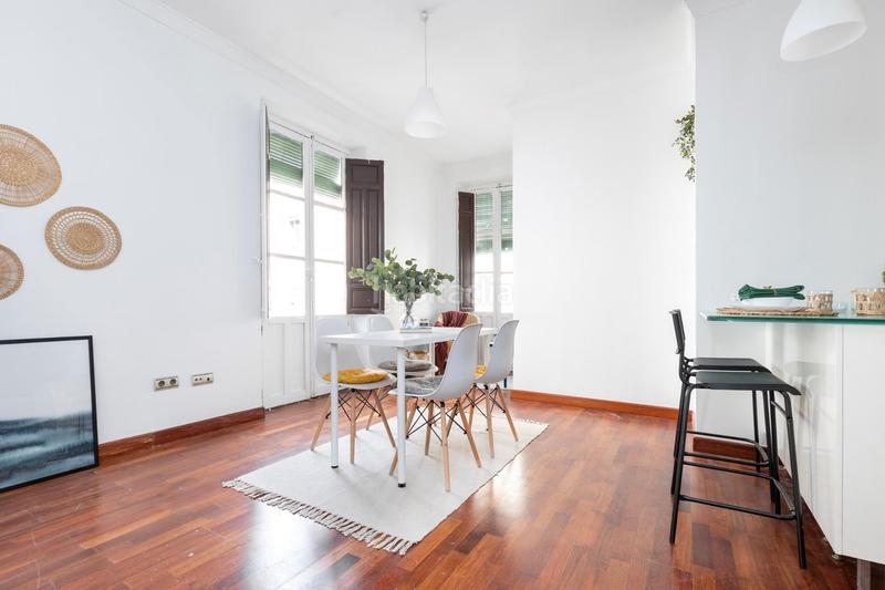 Foto e60444a6-15e6-44f1-b93e-b60629d2c195. Piso ¡inversión única en el corazón turístico de la ciudad! este exclusivo piso, situado en la calle san jerónimo, junto a la catedral, en Granada