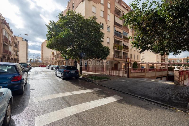 Foto 76301ccd-8fd0-42e1-8e81-f9ef9fcd470d. Parking coche en calle morena 1 comoda plaza de garaje en villarejo, junto camino de ronda, cerca de los juzgados y hospitales. junto parada de bus y metro. ademá en Granada