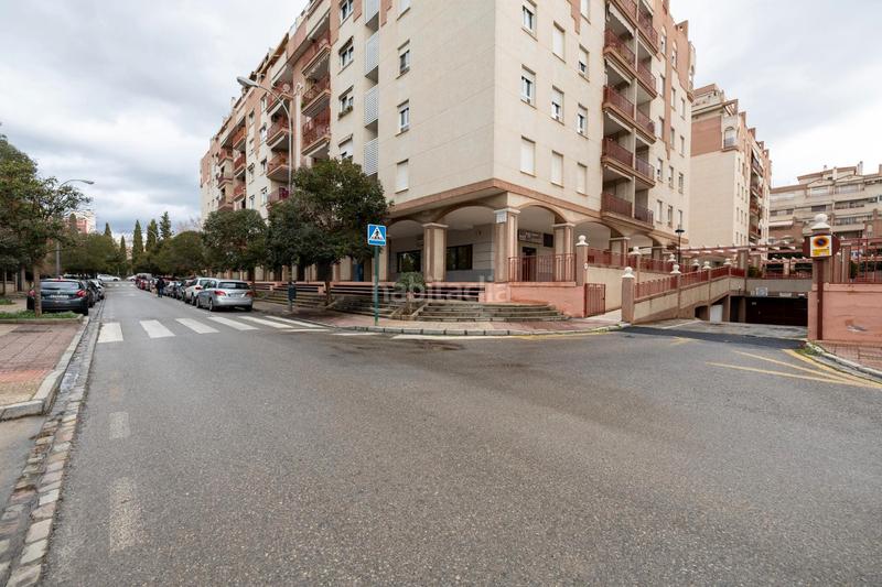 Foto f26efe33-af9c-4fec-a0f1-6be8536bb277. Parking coche en calle morena 1 comoda plaza de garaje en villarejo, junto camino de ronda, cerca de los juzgados y hospitales. junto parada de bus y metro. ademá en Granada