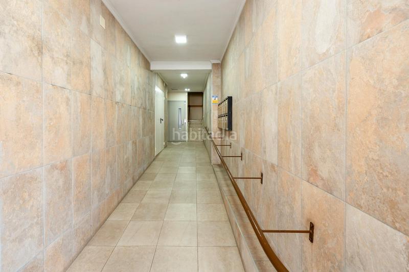 Foto 0da70312-ca2f-47dd-9e87-7fcf2f9df537. Piso ¿le gustaría vivir en una piso con terraza junto al hospital de traumatología? ponemos a la venta este magnífico piso distribuido en Granada