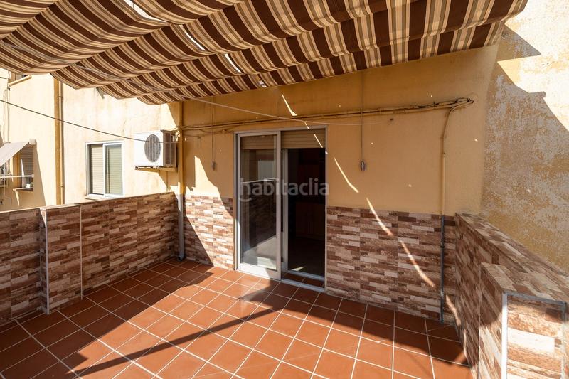 Foto 2d7ca779-c79c-4298-832d-30b9860f93cf. Piso ¿le gustaría vivir en una piso con terraza junto al hospital de traumatología? ponemos a la venta este magnífico piso distribuido en Granada