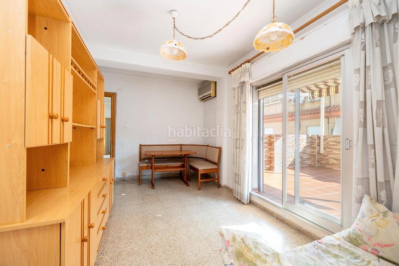 Foto 41111804-6714-47bc-b320-18292503c8c2. Piso ¿le gustaría vivir en una piso con terraza junto al hospital de traumatología? ponemos a la venta este magnífico piso distribuido en Granada