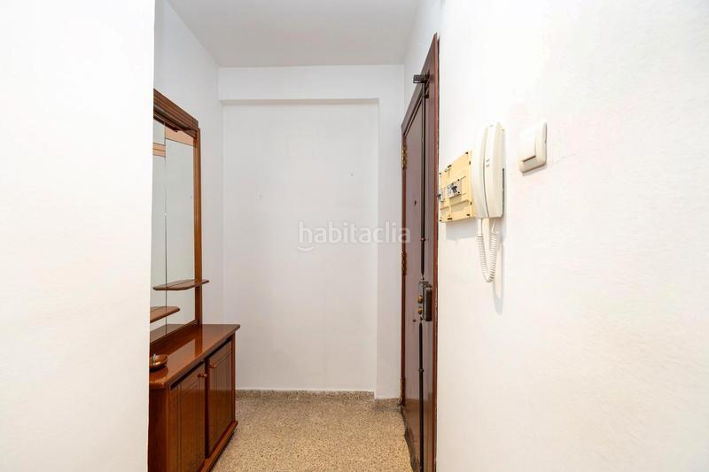 Foto 61581fa0-ba8e-450b-8652-64563ee26ff8. Piso ¿le gustaría vivir en una piso con terraza junto al hospital de traumatología? ponemos a la venta este magnífico piso distribuido en Granada