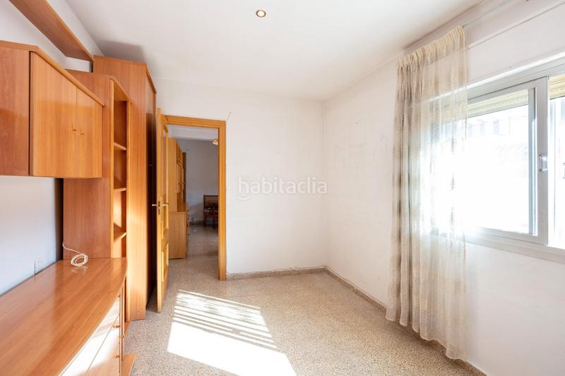Foto 7ad1d6a4-cd1f-4c4a-acf3-ce05159039ab. Piso ¿le gustaría vivir en una piso con terraza junto al hospital de traumatología? ponemos a la venta este magnífico piso distribuido en Granada