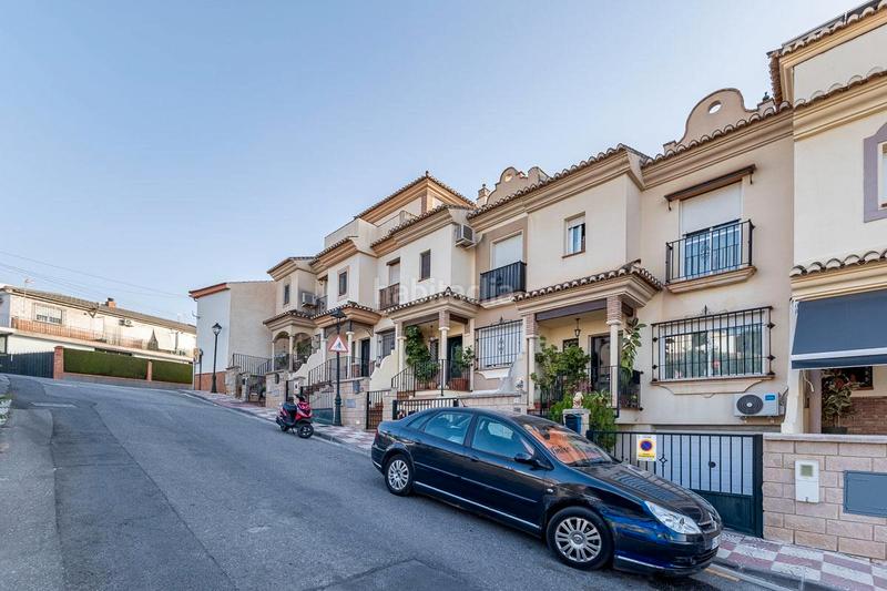 Foto 5c3988a2-c410-400e-891c-223f8e9a2389. Casa adosada encantadora vivienda en una de las zonas más demandadas , zona bellavista. cercana a múltiples servicios, a escasos minuto en Cájar