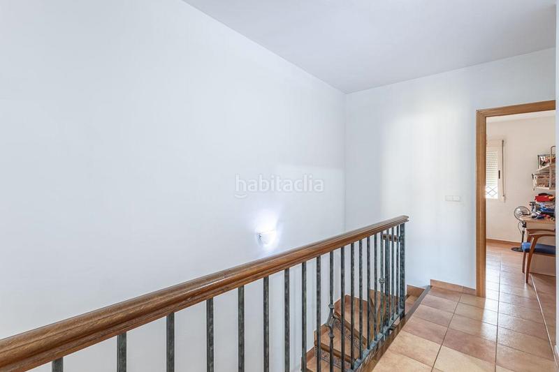 Foto da50c885-85cf-4a1e-8570-7afebdeea13c. Casa adosada encantadora vivienda en una de las zonas más demandadas , zona bellavista. cercana a múltiples servicios, a escasos minuto en Cájar
