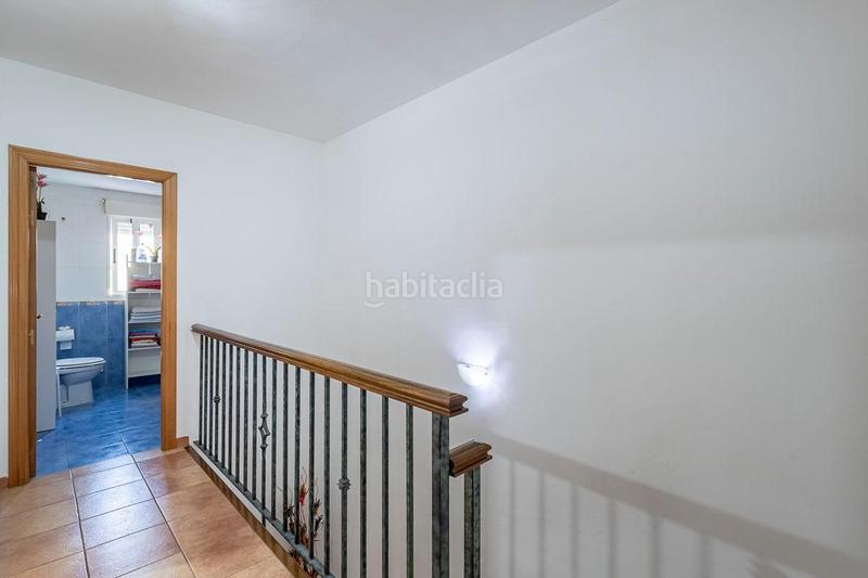 Foto ff1ef6f8-02d1-45d2-a1f0-96b28d933dc4. Casa adosada encantadora vivienda en una de las zonas más demandadas , zona bellavista. cercana a múltiples servicios, a escasos minuto en Cájar