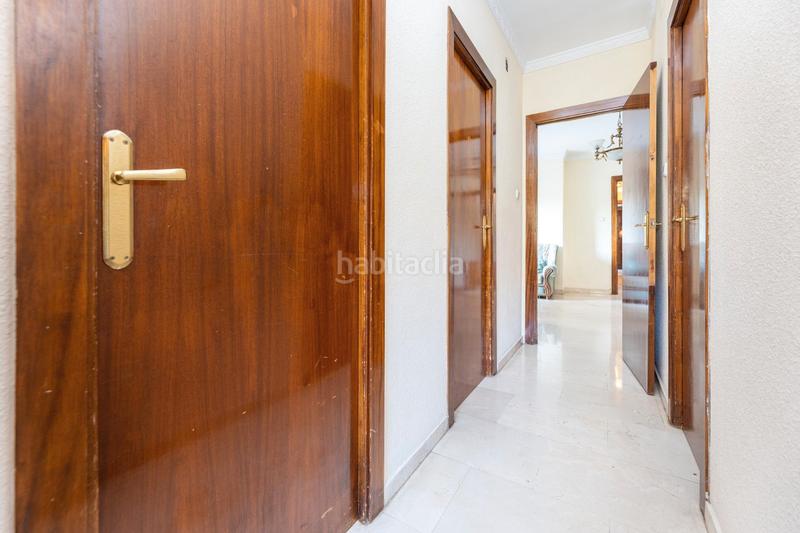 Foto 2d7cb35e-c934-462b-8c15-2319b024deee. Piso ¡oportunidad única! vivienda situada junto a mondragones-traumatología, en la planta primera de un edificio en una zona privada y en Granada