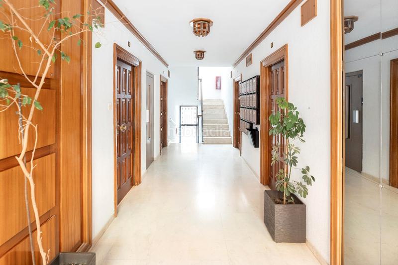 Foto 66bf5438-5443-4748-ad18-abf011acaffd. Piso ¡oportunidad única! vivienda situada junto a mondragones-traumatología, en la planta primera de un edificio en una zona privada y en Granada