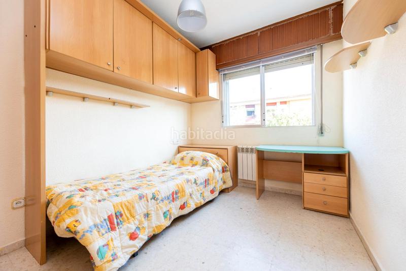Foto 95d4bdcf-b501-4dd0-9c57-cc49007497a6. Piso ¡oportunidad única! vivienda situada junto a mondragones-traumatología, en la planta primera de un edificio en una zona privada y en Granada