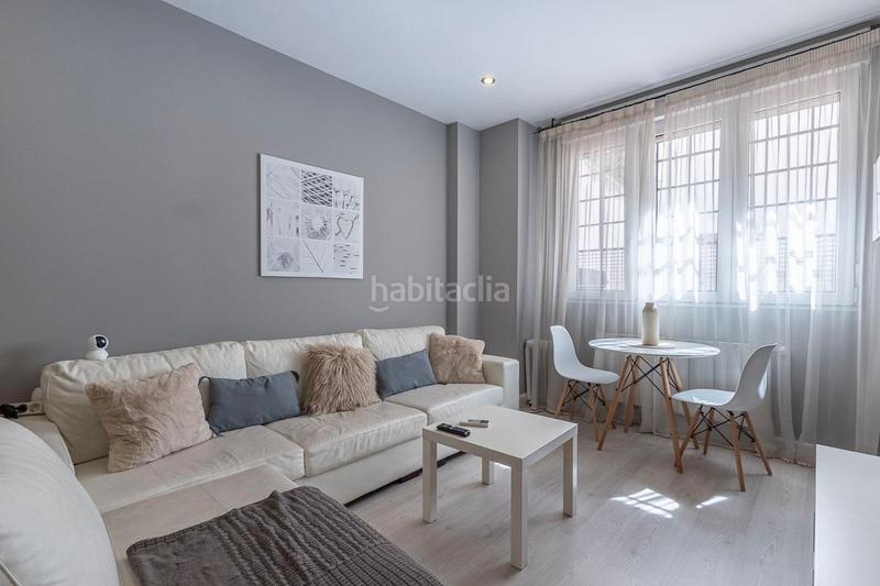 Foto f556a369-47b7-465b-b272-3400baebf022. Piso bienvenido a tu nuevo hogar! piso ideal, en pleno centro . se trata de un apartamento en planta baja, en la calle san is en Granada