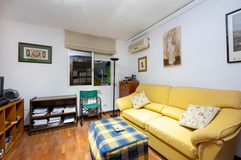 Foto 44d7c4a2-f00a-46aa-be2c-0efdcee00fe5. Piso te presentamos este amplio y luminoso piso de 134 m² construidos en pleno centro de la ciudad, la plaza de menorca. situado en la en Granada