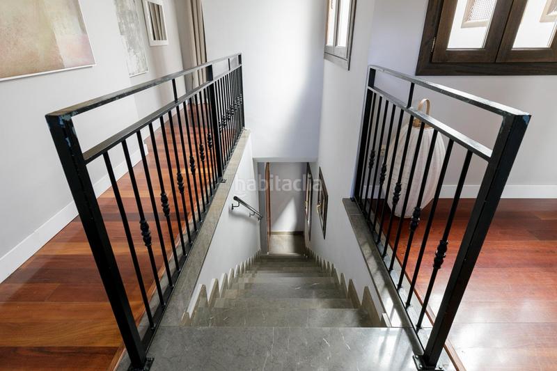 Foto c5bea7a1-f372-4520-bfb0-1ff788826d6a. Ático se vende ático en edificio completamente rehabilitado en la emblemática zona de bib-rambla junto calle príncipe y a escasos metros en Granada