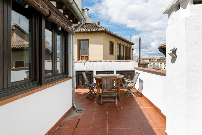 Foto d3456715-e941-48e4-9e58-9092ca0db649. Ático se vende ático en edificio completamente rehabilitado en la emblemática zona de bib-rambla junto calle príncipe y a escasos metros en Granada