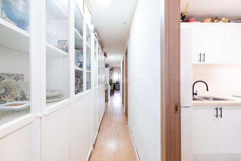 Foto 2bd0b52c-0eb3-4c35-b009-437db9f7be44. Piso os presentamos este espacioso y moderno piso de 100 m² construidos ideal para quienes buscan comodidad, luminosidad y una excelent en Albolote