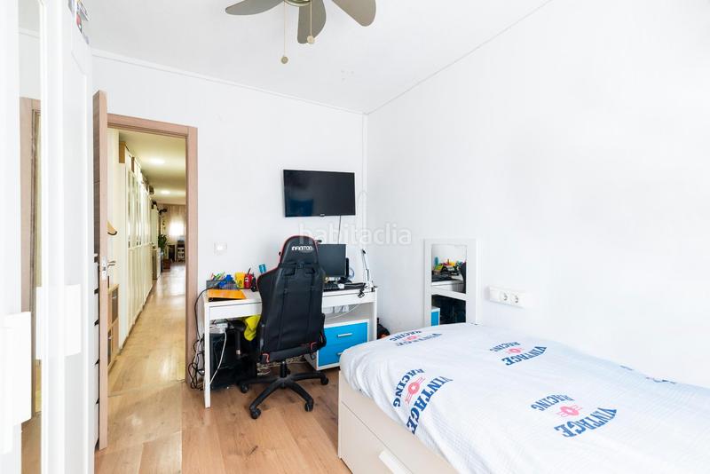 Foto b24f0f62-cf24-4990-a784-4b57c0e19f2d. Piso os presentamos este espacioso y moderno piso de 100 m² construidos ideal para quienes buscan comodidad, luminosidad y una excelent en Albolote