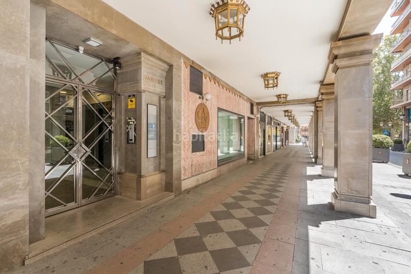 Foto d3bf1d7b-04c6-4076-8411-1c1bebd5c7fb. Piso descubre este magnífico piso en el corazón , ubicado en la emblemática calle ángel ganivet. con una superficie total de en Granada