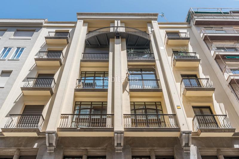 Foto f2ec6b16-8ce9-4aa1-ae3c-62898dd62ec9. Piso descubre este magnífico piso en el corazón , ubicado en la emblemática calle ángel ganivet. con una superficie total de en Granada