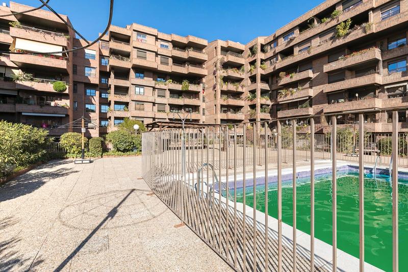 Foto 2e36465c-7941-4dc0-9442-df9399e6c5d6. Piso ¡vive en el corazón con todo el confort y lujo que mereces! te presentamos esta espectacular propiedad situada en una en Granada
