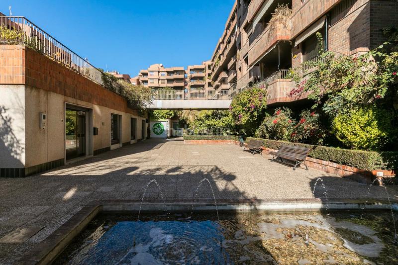Foto 7c2f5b51-cc55-46e2-b2b8-06abbd457f03. Piso ¡vive en el corazón con todo el confort y lujo que mereces! te presentamos esta espectacular propiedad situada en una en Granada