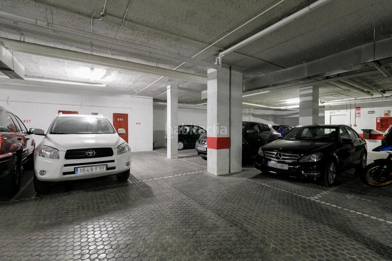 Foto e0c17c7c-6ebe-4993-b9fd-6e39a55553a8. Piso ¡vive en el corazón con todo el confort y lujo que mereces! te presentamos esta espectacular propiedad situada en una en Granada