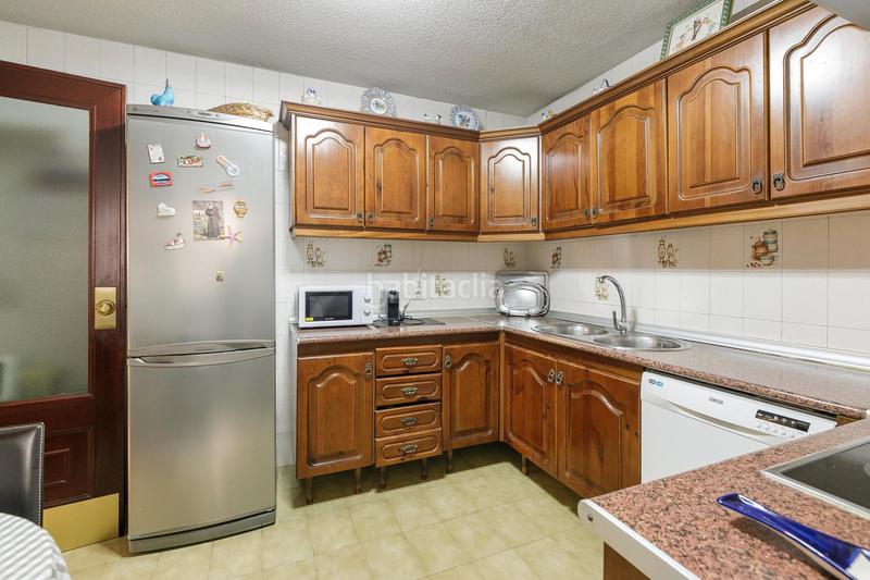 Foto e2355e32-68f0-4ace-881d-7ab5b93bf357. Piso ¡vive en el corazón con todo el confort y lujo que mereces! te presentamos esta espectacular propiedad situada en una en Granada