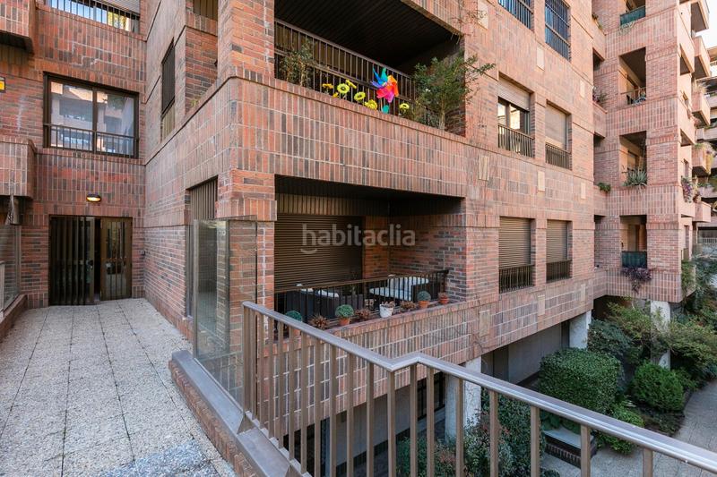 Foto ef1c6688-9025-4357-a4a3-f1abd1b5d43b. Piso ¡vive en el corazón con todo el confort y lujo que mereces! te presentamos esta espectacular propiedad situada en una en Granada