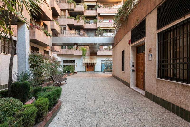 Foto fdeb0ba5-5ef8-43cf-98cb-19e57b83fedb. Piso ¡vive en el corazón con todo el confort y lujo que mereces! te presentamos esta espectacular propiedad situada en una en Granada