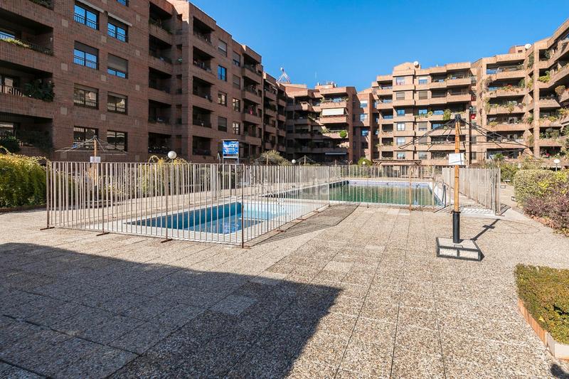 Foto ffd13746-848d-43b2-a79b-30f89d732216. Piso ¡vive en el corazón con todo el confort y lujo que mereces! te presentamos esta espectacular propiedad situada en una en Granada