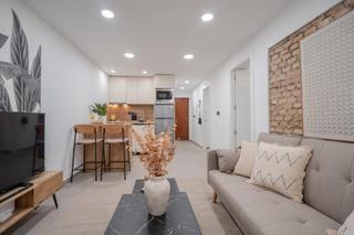 Appartement  Avenida pablo picasso. Este encantador piso, situado junto al palacio de congresos, es