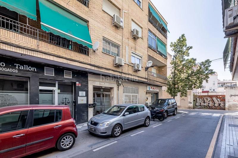 Foto ada8ee91-11a5-4a9f-8bf2-040e218ef1ce. Piso presentamos un espectacular piso situado en la encantadora localidad , situado junto al ayuntamineto y a me en Maracena