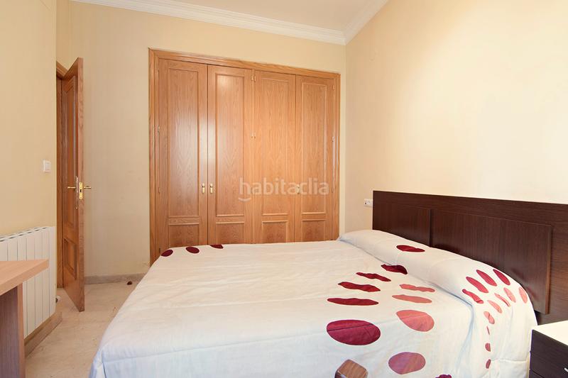 Foto f45da9ce-c5b9-45bd-bc43-91860cc1b182. Alquiler piso disponibilidad inmediata piso de dos dormitorios en pleno centro , consta de baño completo, cocina equipada, segunda pla en Granada