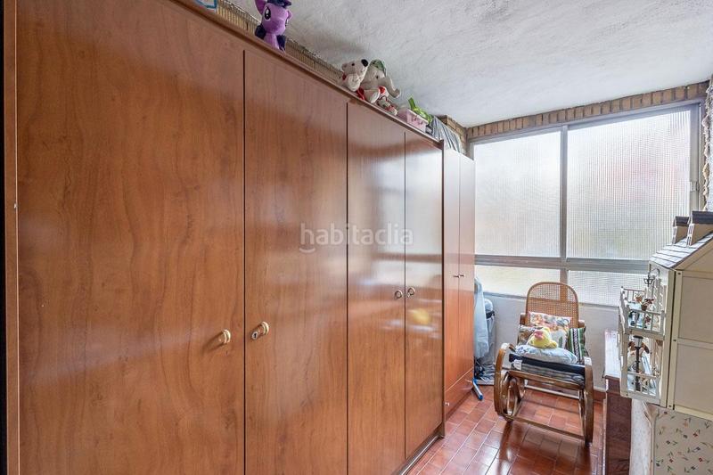Foto 671c3758-8b0d-43ce-93f5-4f4675fc1431. Piso en el barrio de angustias, al noroeste de la ciudad y perteneciente al distrito de la chana, ponemos a tu disposición este exclusi en Granada