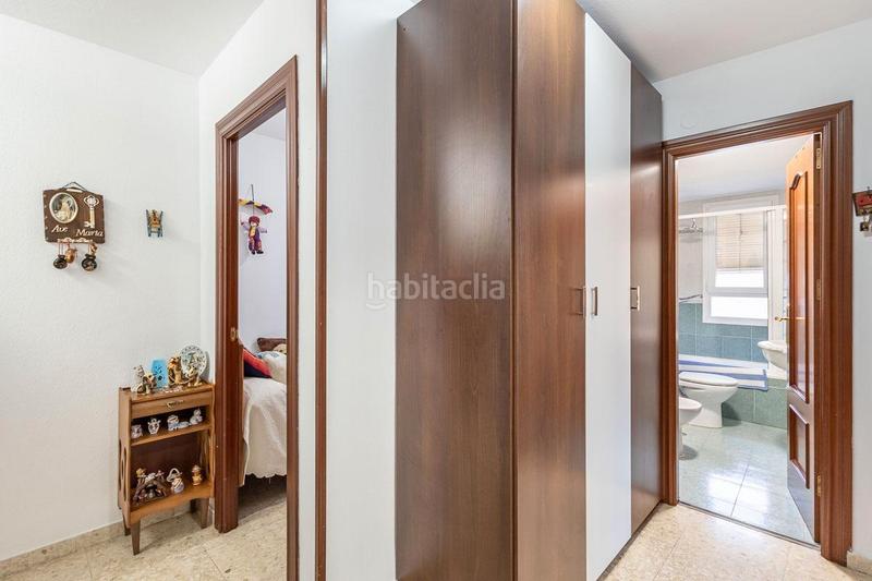 Foto 73ac6e3c-9cd3-4b97-afda-47281268f4a9. Piso en el barrio de angustias, al noroeste de la ciudad y perteneciente al distrito de la chana, ponemos a tu disposición este exclusi en Granada